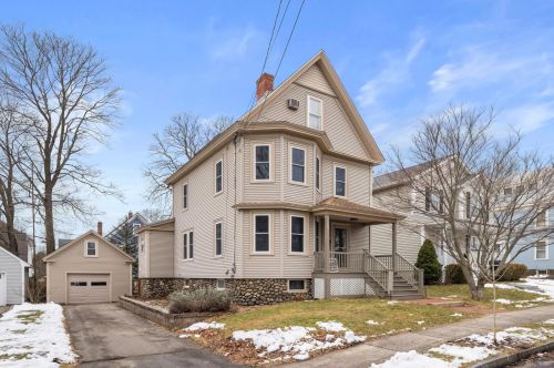 36 Kent St, Portsmouth, NH 03801-4423