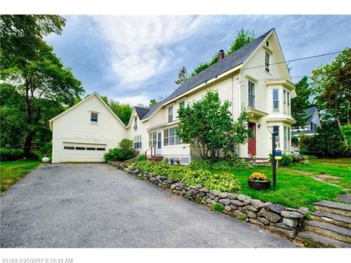 61 Park St, Camden, ME 04843-2026