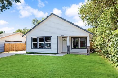 1040 Glen Garden Dr, Fort Worth, TX 76104-6856