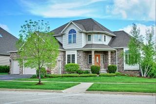402 Northgate Dr, Sycamore, IL 60178-8902