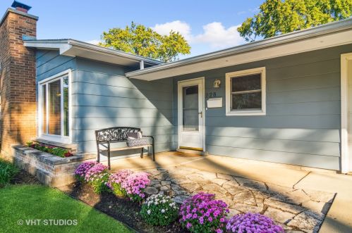 928 Pebble Dr, Wheeling, IL 60090-3922