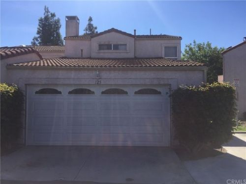 125 Racquet Club Dr, Compton, CA 90220-3181