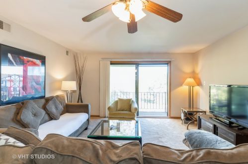 11024 Theresa Cir, Palos Hills, IL 60465-2258