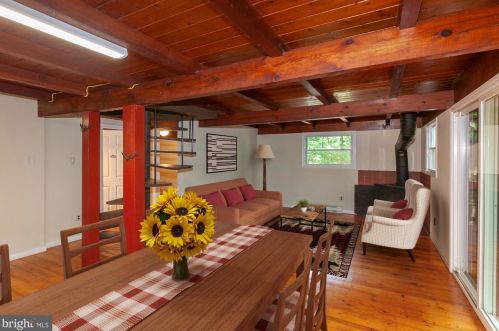 150 White Dogwood Pl, Harpers Ferry WV 25425 exterior