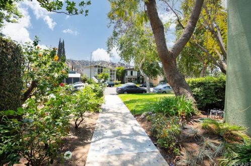 1545 Riverside Dr, Glendale CA 91201-3824 exterior