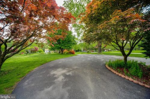 2502 Burgundy Dr, Fallston MD  21047-2112 exterior