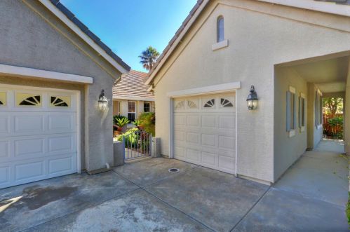 2408 Renwick Ave, Elk Grove, CA 95758-7474