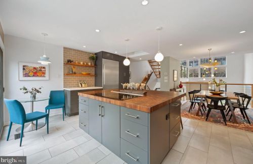 2050 Lombard St, Philadelphia PA  19146-1315 exterior