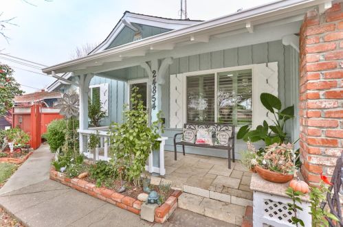 24854 Calaroga Ave, Hayward, CA 94545-2104