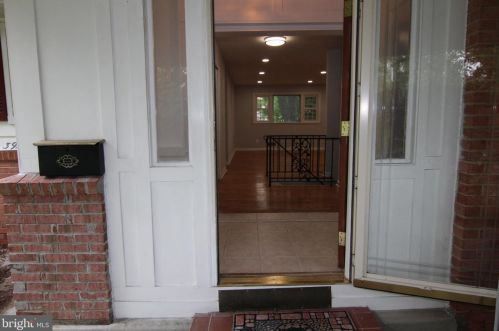 3912 Shelley Ln, Annandale, VA 22003-2236