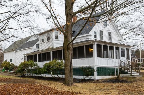 97 Main St, Hampstead, NH 03841-2035