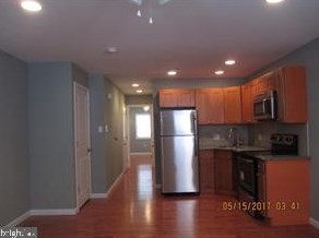 2209 Carpenter St, Philadelphia, PA 19146-2517