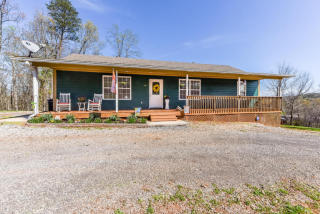 909 Doe Dr, Greenback, TN 37742-3043