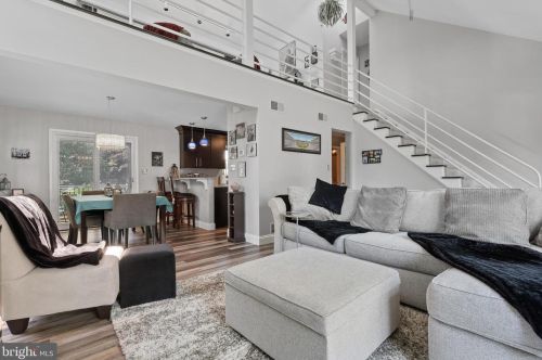 884 Salisbury Ct, Lancaster PA  17601-4481 exterior