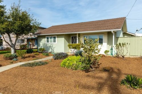 1210 Hillcrest Dr, Morro Bay, CA 93442-1830
