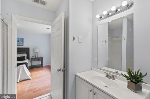 5 Garfield Way, Princeton NJ  08540-1669 exterior