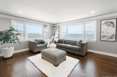 2 Sea Breeze Ave, Niantic CT  06357-3415 exterior