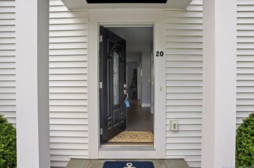 20 Lower Rocks Ln, Norwalk CT  06851-2002 exterior