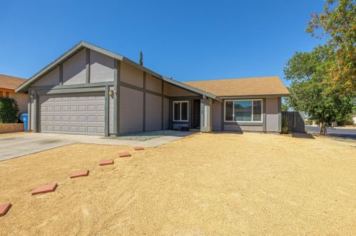 44125 Kirkland Ave, Lancaster, CA 93535-3656