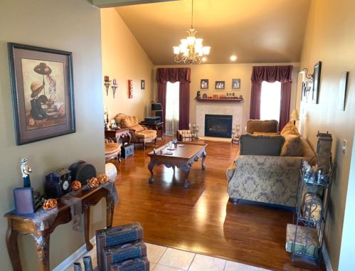 435 Deerpath Ct, Hobart IN 46342-5743 exterior