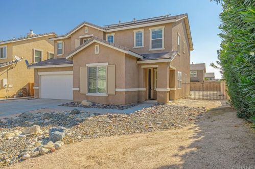 43894 44th St, Lancaster, CA 93536-6871