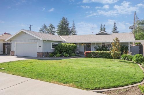 1010 Kirkwood Dr, Lodi, CA 95242-2331