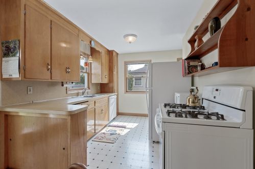 1027 Idaho Ave, Saint Paul MN  55117-3352 exterior