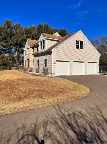 682 Springfield Rd, Somers CT  06071-1282 exterior