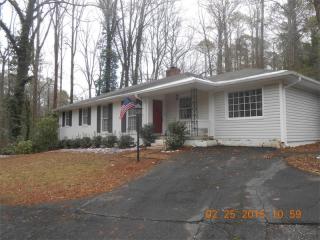 331 Woodland Dr, Marietta, GA 30064-3409