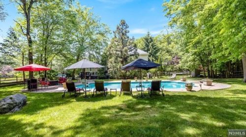 4 Pheasant Run, Upper Saddle River, NJ 07458-1740