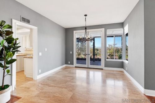 1597 Parkview Dr, Vista CA  92081-8750 exterior