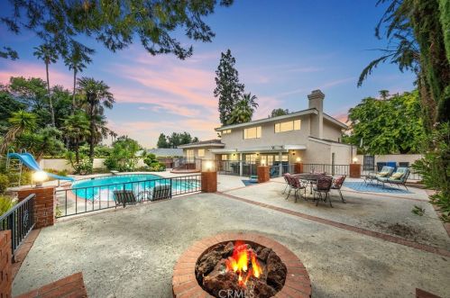 22406 Dardenne St, Calabasas, CA 91302-5820