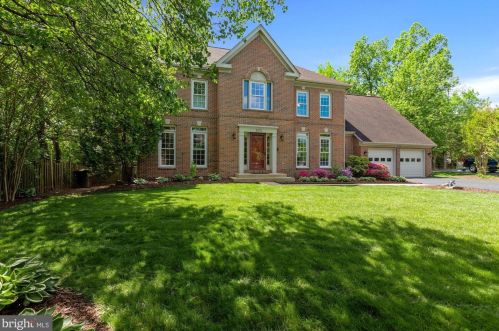 673 Old Hunt Way, Herndon, VA 20170-3156