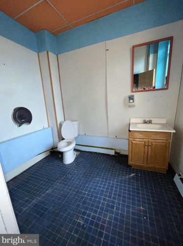 601 Chelten Ave, Philadelphia PA  19126-3825 exterior