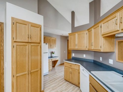 3231 Black Oak Dr, Saint Paul MN  55121-2334 exterior