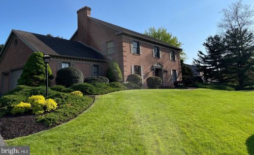 54 Strayer Dr, Carlisle, PA 17013-4448