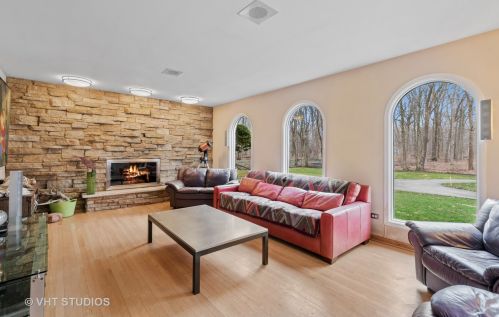 3155 Deerfield Rd, Bannockburn IL  60015-3768 exterior