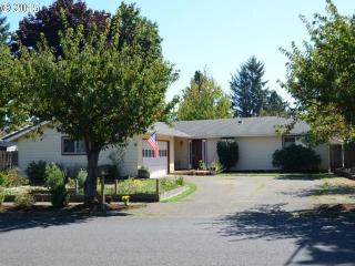 820 22nd St, Damascus OR  97030 exterior