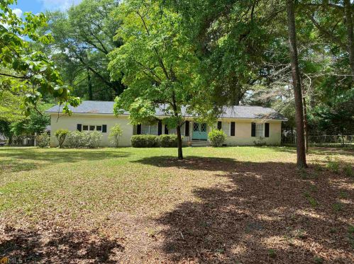 722 College St, Montezuma, GA 31063-3204