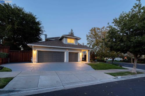 555 Amberwood Way, Livermore, CA 94551-7514