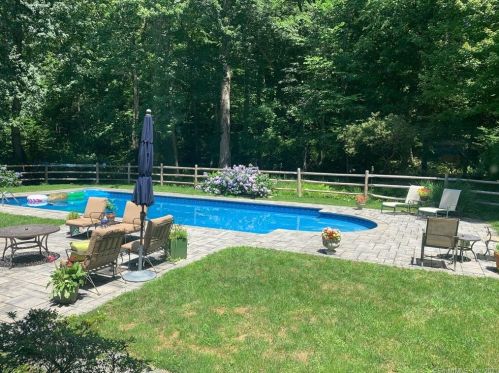24 Stirrup Pl, Wilton, CT 06897-3617