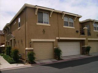 368 Raphael Ln, Clovis, CA 93611-6191
