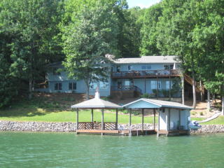 109 Spring Dr, Huddleston, VA 24104-3102