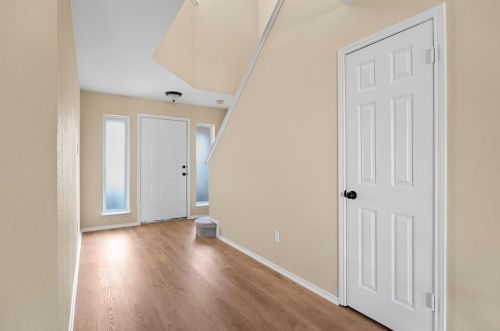 5911 Brown Rock Trl, Austin TX  78749-3314 exterior