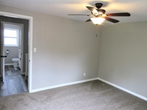 718 Anderson St, Angleton TX 77515-4544 exterior