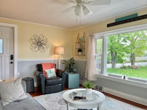 20 Beckwith St, Niantic CT  06357-3202 exterior