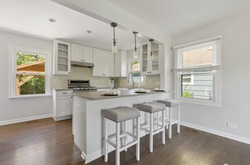 1242 Arbor Vitae Rd, Bannockburn IL  60015-2837 exterior