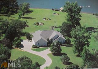 529 Shoreline Dr, Jefferson, GA 30549-2139