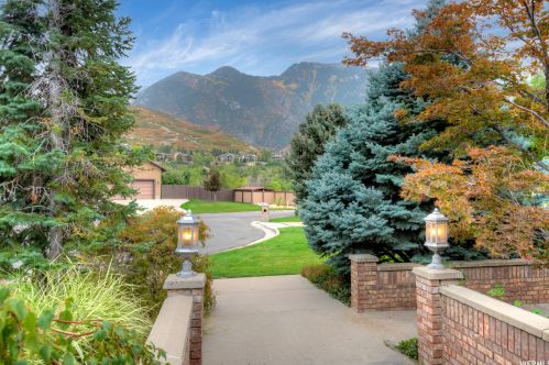 10188 Dimple Dell Ln, Sandy UT 84092-4505 exterior