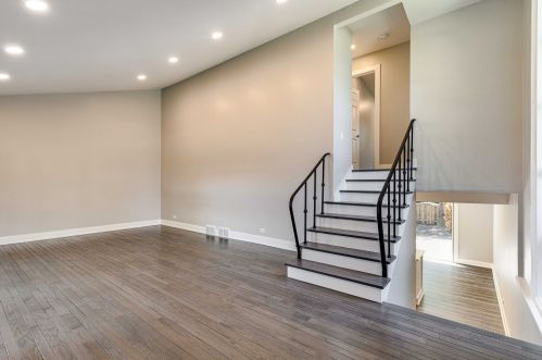 287 Crestwood Vlg, Northfield, IL 60093-3401